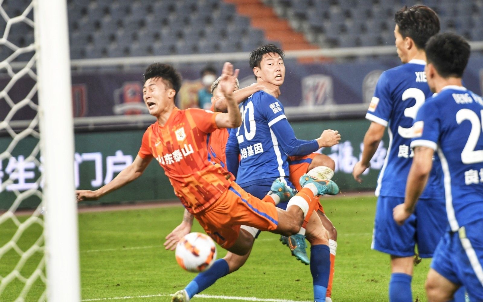 杭州临平吴越钱唐足球俱乐部出征 中乙新军将亮相赛场