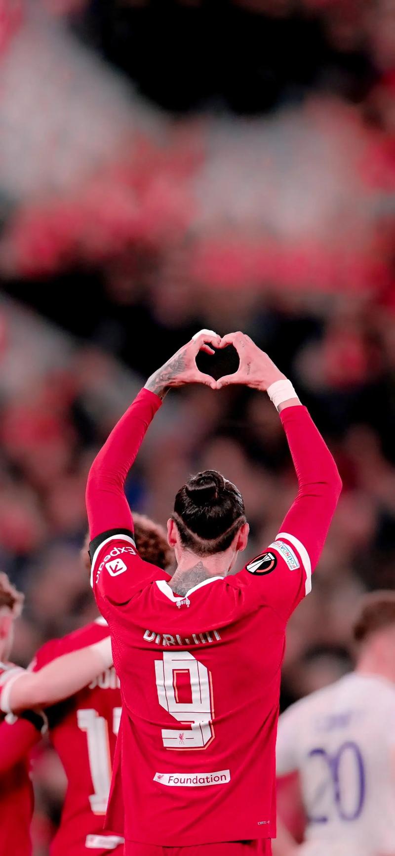 巴顿：很遗憾自己因伤没赶上最后几轮比赛，朋友们明年见