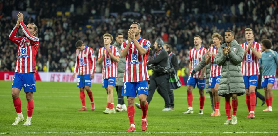 《寂静岭f》狐面男演员cos游戏造型：优雅气质完美复刻