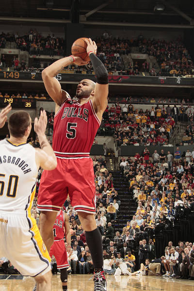 英超积分榜！阿森纳6分领跑，曼城利物浦惨遭绝平，维拉有机会？