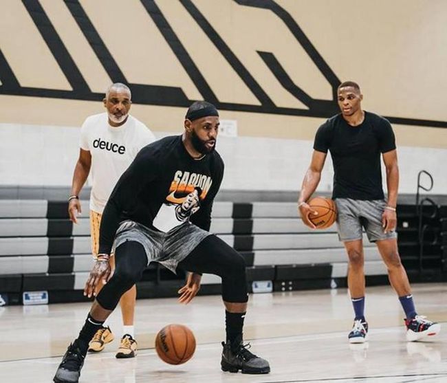 《使命召唤：战区手游》预告片公布 3月21日全球上线