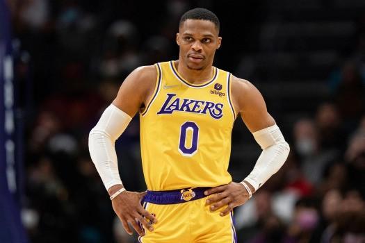 砸歪篮筐！火箭大将3分7中1 决战时刻屡投不中 输球要背锅