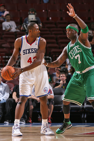 台日高中棒球赛日可持木或铝棒 台球队有信心不会输