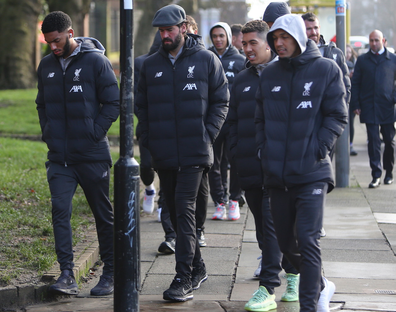 TA分析3-4-3阵型：从链式防守到战术万花筒，攻守易形的现代解法