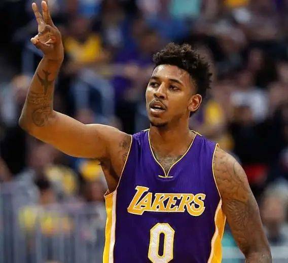 孙颖莎、谷爱凌、郑钦文分别代表中国体育不同模式的成就，展现多样性与进步。